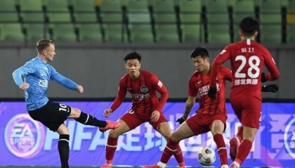 【中超】拉尔森任意球破门 大连人“靠对手”1比0河南