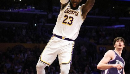 pp模拟器-24分大胜！东契奇28+9联盟第一，威少14分4失误，老詹24+5创纪录