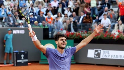 张奔斗：拒绝过山车，阿卡为何突然不“浪”了？