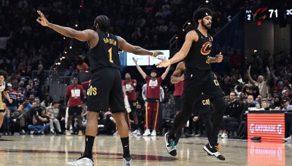 pp模拟器-米切尔：哈登来后阿伦提升到一个全新水平 我还没遇到过这种情况