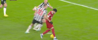 1704149629049088360.gif 利物浦22A.gif